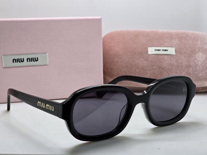Очки Miu Miu Collection Black/Grey солнцезащитные женские оригинал