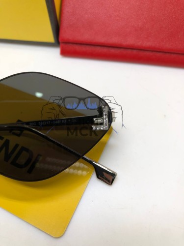 Очки Fendi Silver Black солнцезащитные женские оригинал