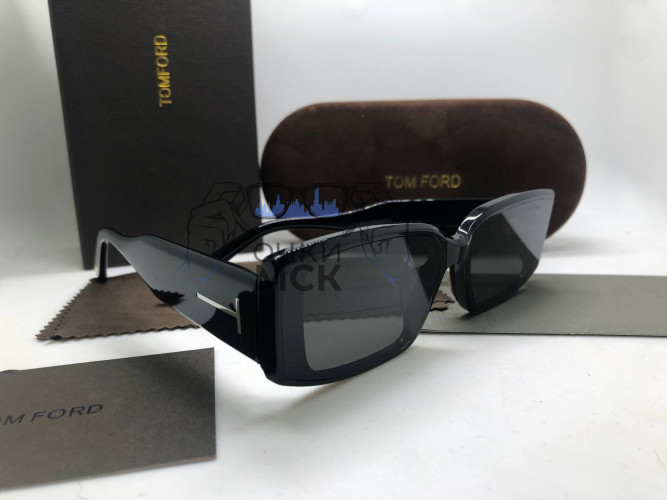 Очки Tom Ford Low "T" Black/Black солнцезащитные женские оригинал